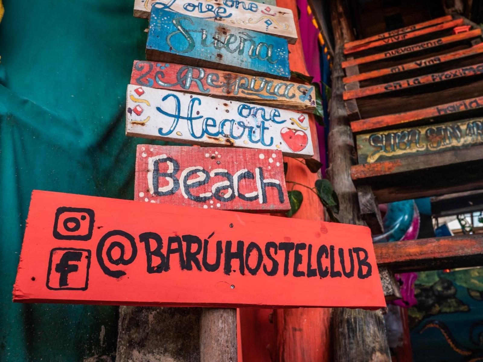 A Orilla Del Mar En Baru Hostel Cartagena Exterior photo